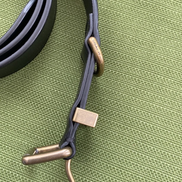 Coach leather belt with gold hardware, size 40 - Picture 2 of 8